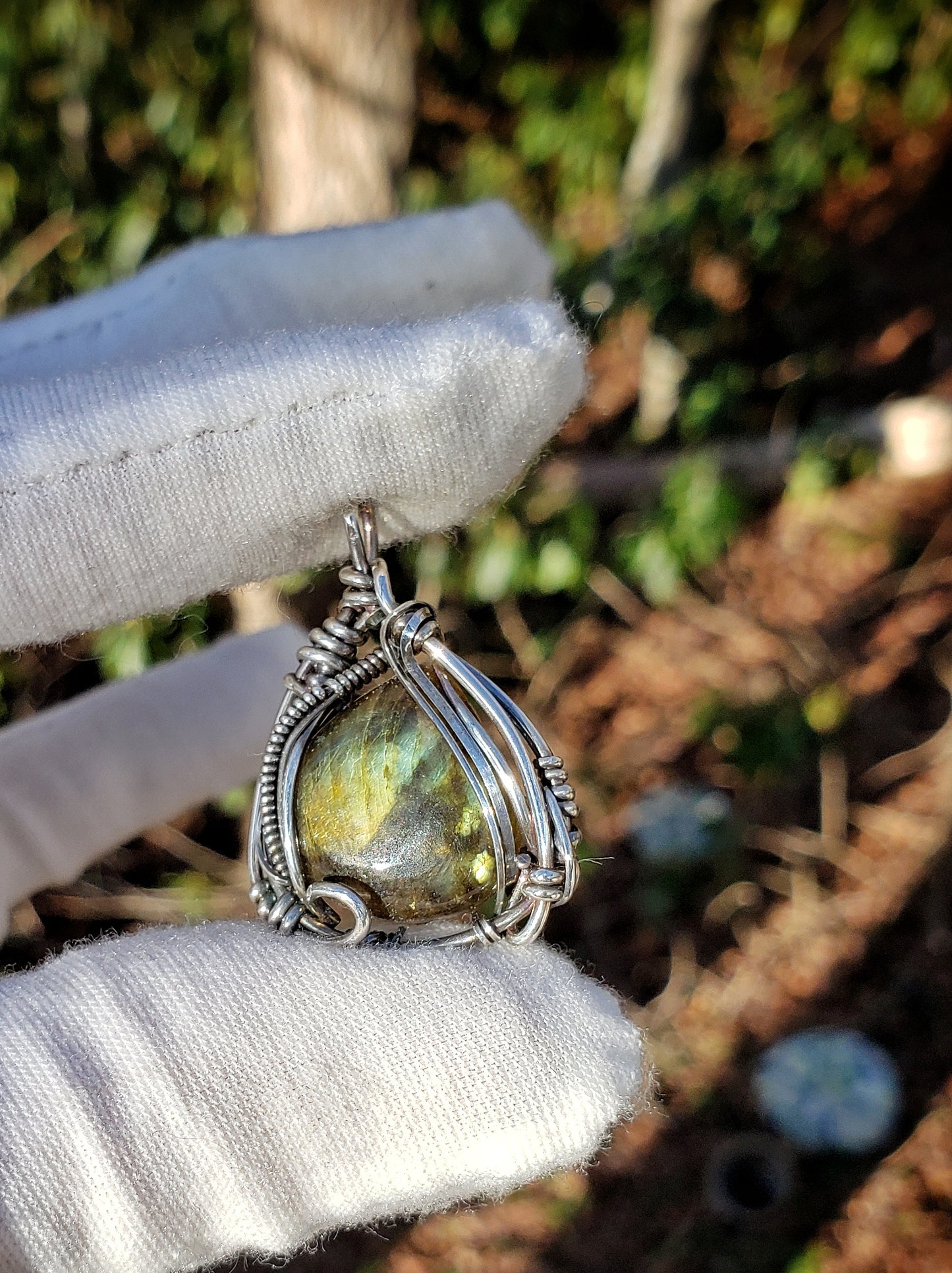 Labradorite Flow Pendant